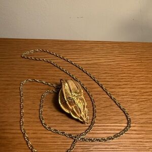 Vintage Avon Shell perfume necklace
